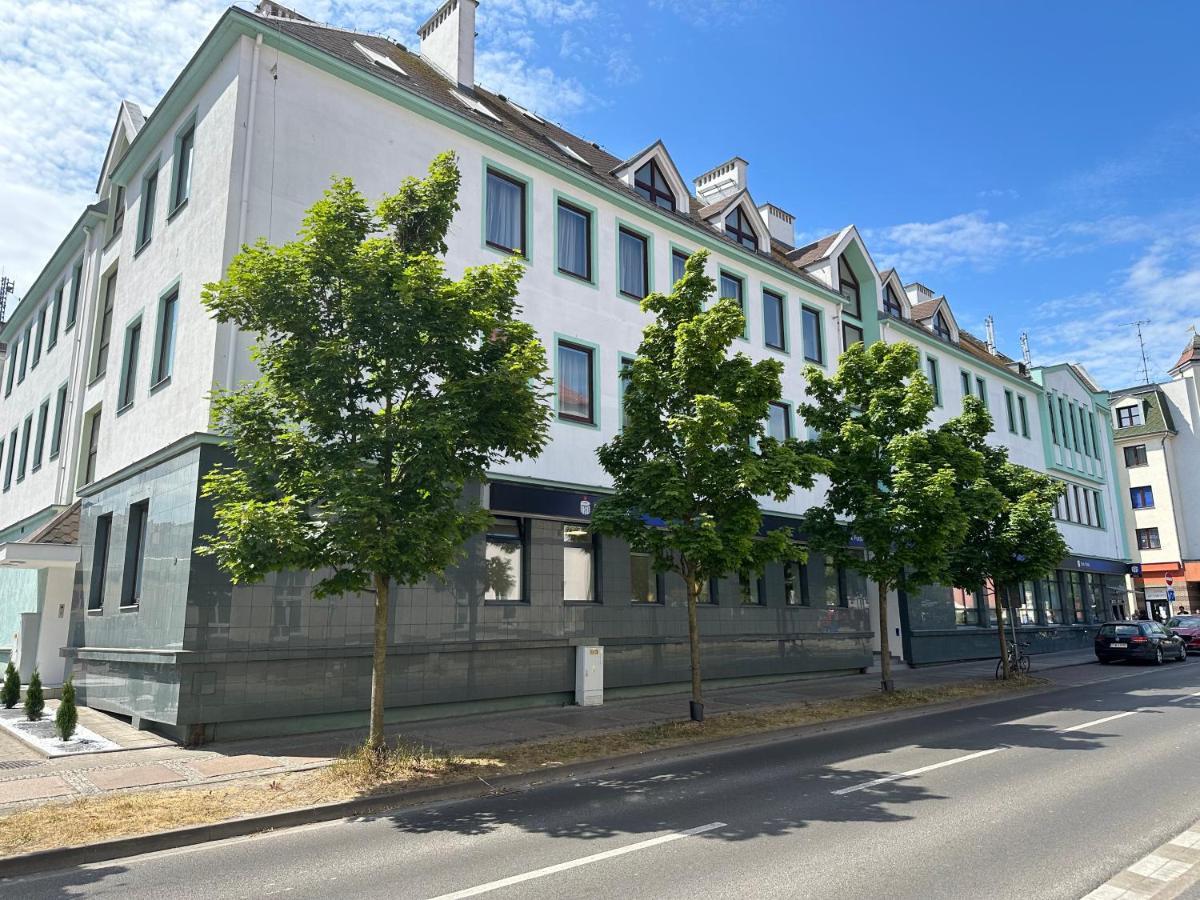Apartamenty Przy Deptaku 斯维诺乌伊希切 外观 照片